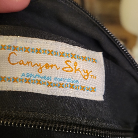 Canyon Sky women's fabric shoulder purse - Picture 9 of 10